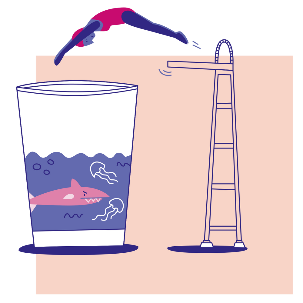 Eine Person macht einen Kopfsprung in ein Wasserglas, in dem ein Hai schwimmt