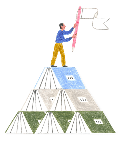Ein Mensch steht auf einem Kartenhaus aus Akten und hält eine Siegesfahne aus einem Bleistift.